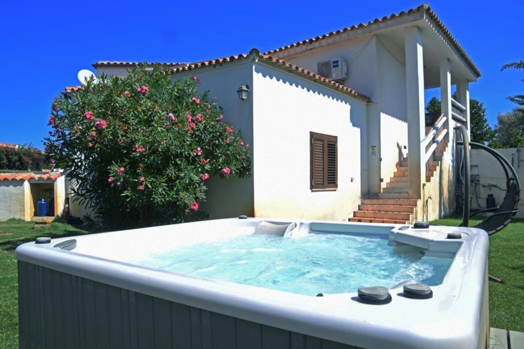 カンニジョネ La Casa Di Ziu Menicuヴィラ エクステリア 写真